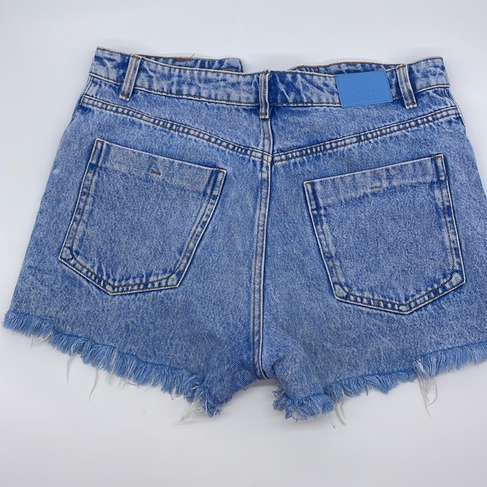 Zara cut off denim shorts (size 8)